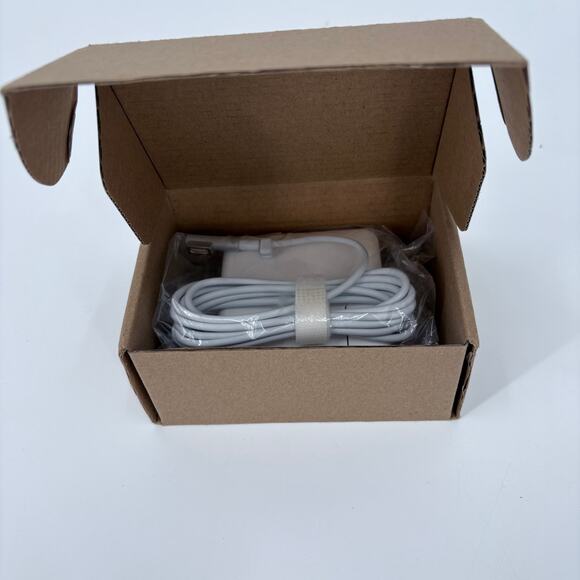 Mac Book Pro Charger - Picture 5 of 6